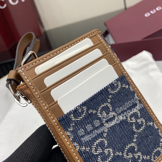 Gucci專櫃古馳最新款Emblem系列飾包帶卡片夾零錢包 jh2818型號：821804
